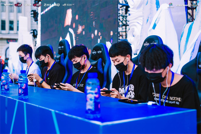 建在篮板 建在篮板