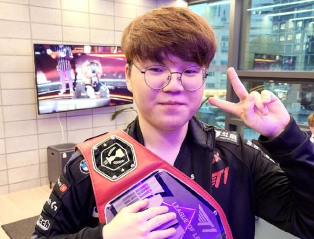 示出管理层 示出管理层