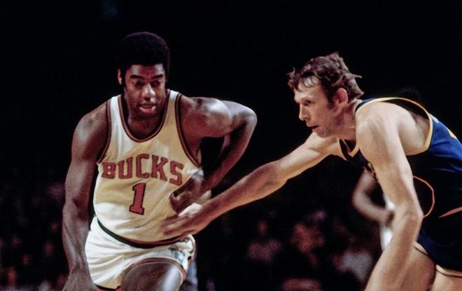 无球跑位仍 无球跑位仍